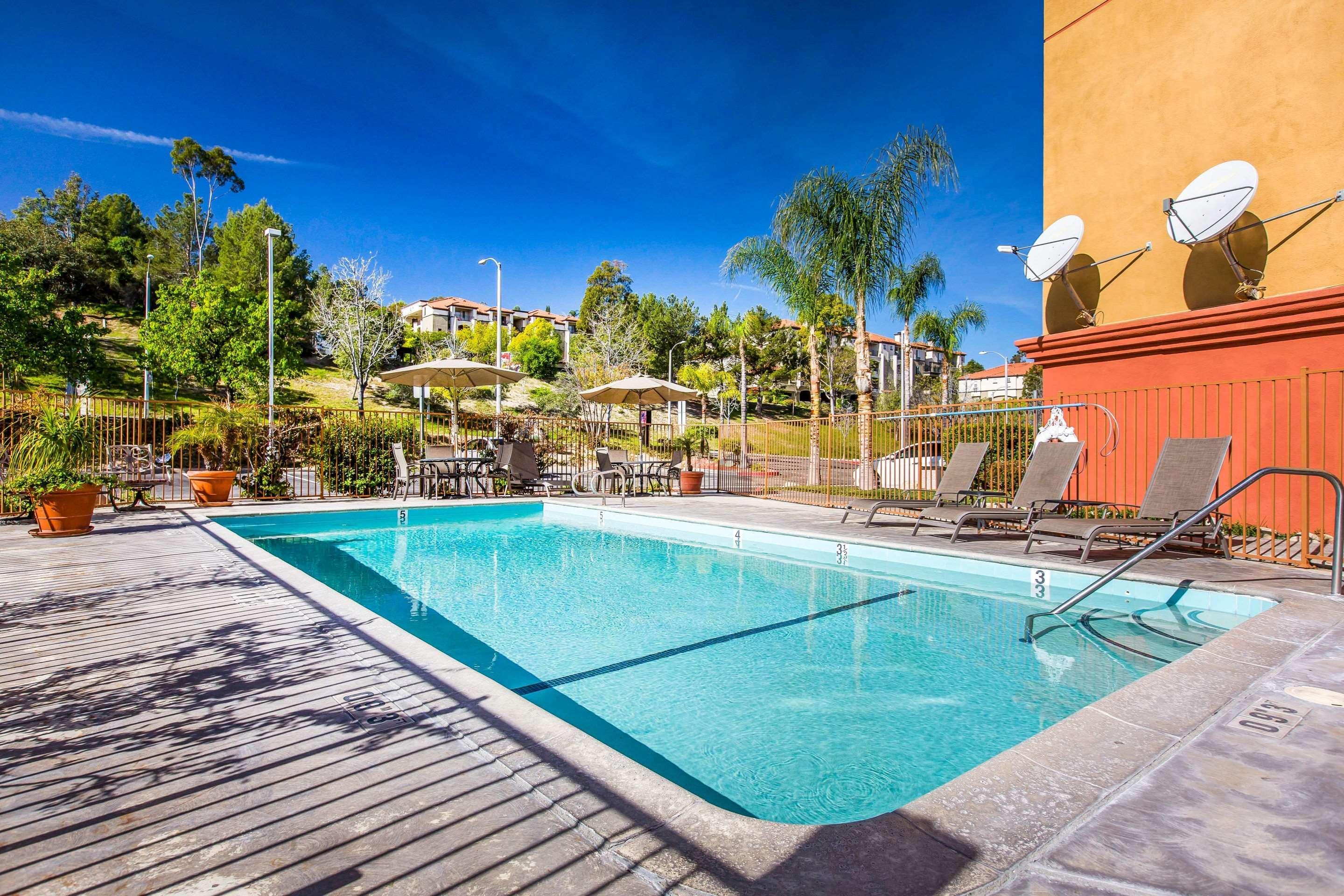 Comfort Suites Near Six Flags Magic Mountain Stevenson Ranch Exterior photo